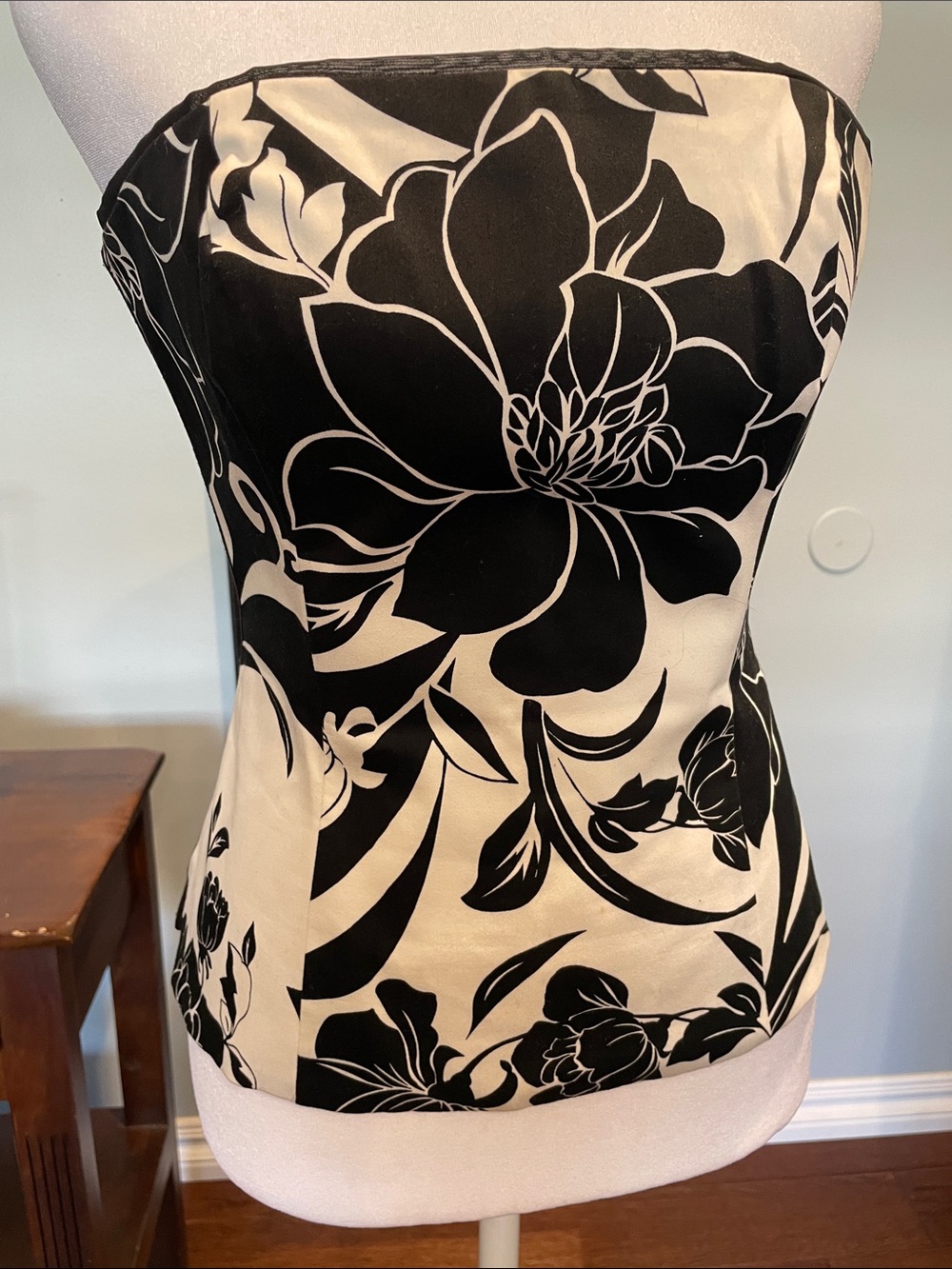 White House Black Market Black and White Strapless Bustier